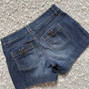 White House Black Market Blanc Dark Indigo Denim Cuffed Shorts Sz 0